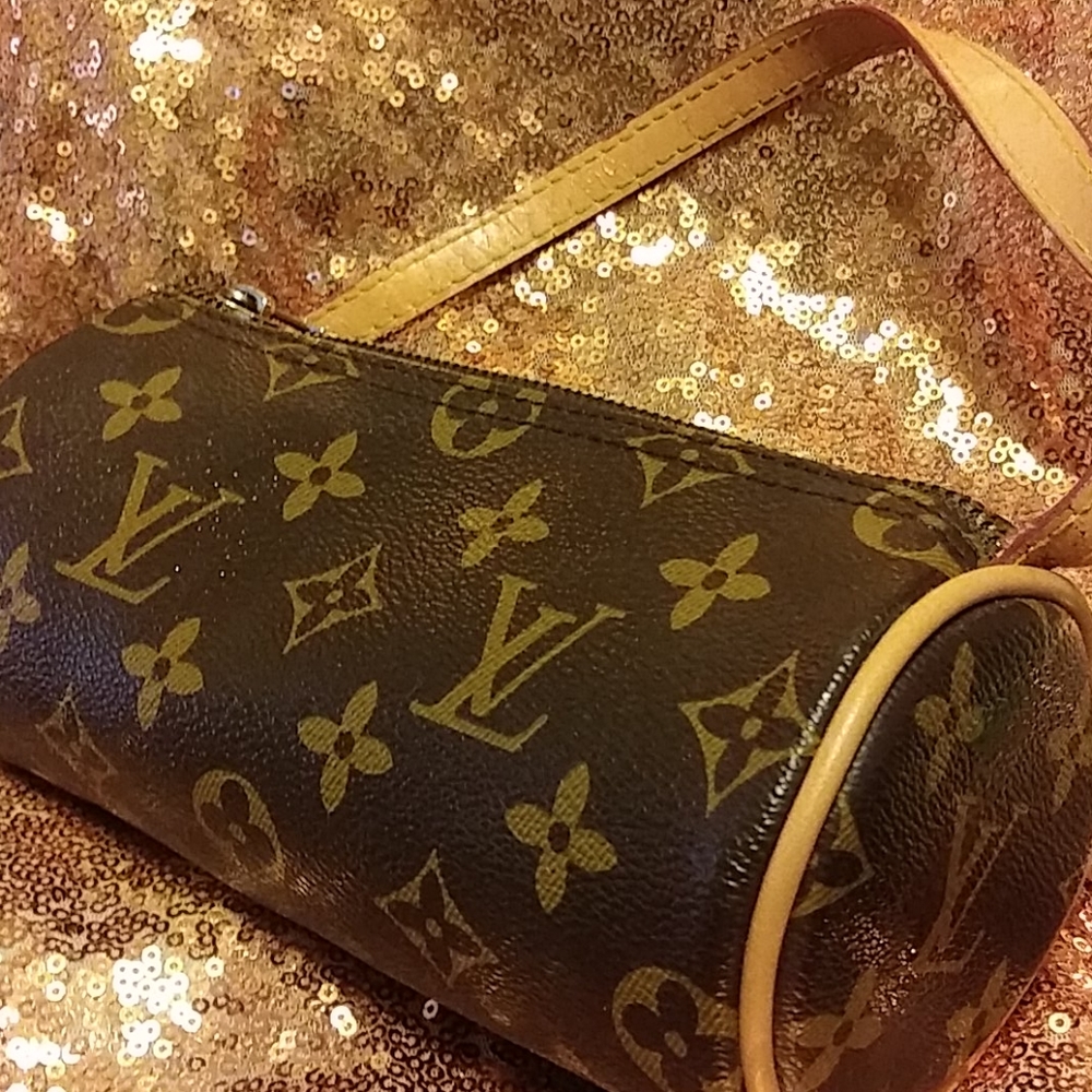 Loius vuitton mini pochette